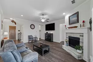 1605 Furrow Ln, Mansfield, TX 76063 - Photo 5