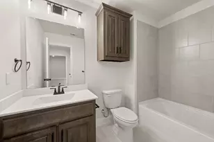 318 Bowrider Ln, Granbury, TX 76049 - Photo 17