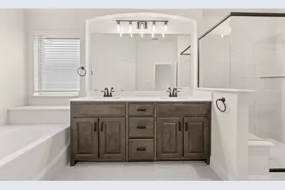 318 Bowrider Lane, Granbury, TX 76049 - Photo 11