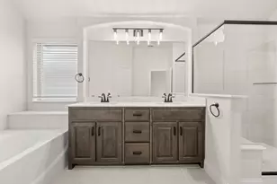 318 Bowrider Ln, Granbury, TX 76049 - Photo 11