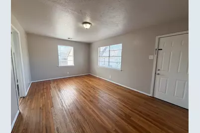 410 N Flat Street, Waxahachie, TX 75165 - Photo 3