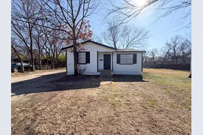 410 N Flat Street, Waxahachie, TX 75165 - Photo 1