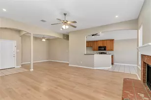 1517 White Willow Ln, Arlington, TX 76002 - Photo 13