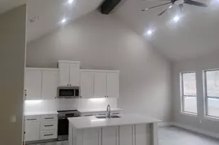 146 Hauser Pl, Runaway Bay, TX 76426 - Photo 5