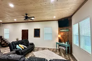 200 Peninsula Ct, Bluff Dale, TX 76433 - Photo 5