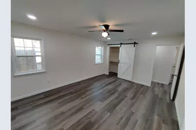 913 Rosewood Hills Drive, Garland, TX 75040 - Photo 11