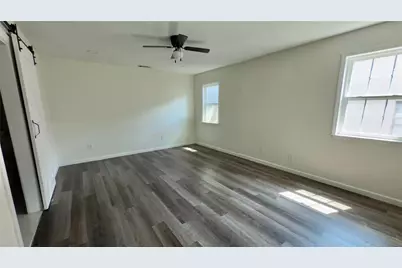 913 Rosewood Hills Drive, Garland, TX 75040 - Photo 17