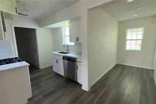 913 Rosewood Hills Dr, Garland, TX 75040 - Photo 9