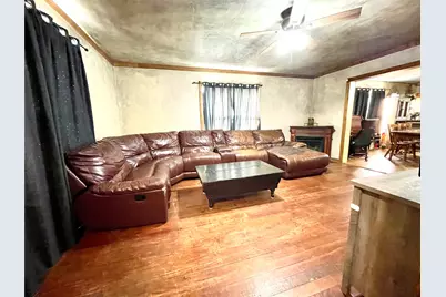 209 N Bowie Street, Jacksboro, TX 76458 - Photo 3