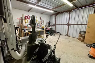 209 N Bowie St, Jacksboro, TX 76458 - Photo 25