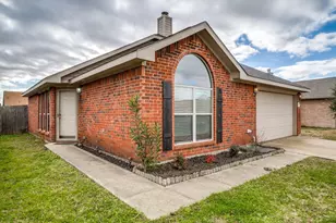 129 Lipan St, Greenville, TX 75402 - Photo 3