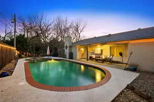 919 Mockingbird Dr, Grapevine, TX 76051 - Photo 9