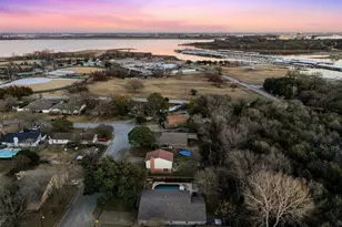 919 Mockingbird Dr, Grapevine, TX 76051 - Photo 7