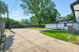 1009 Walnut St, Irving, TX 75060 - Photo 13