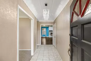 1904 Bay Oaks Ct, Fort Worth, TX 76112 - Photo 5