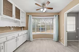 1904 Bay Oaks Ct, Fort Worth, TX 76112 - Photo 17