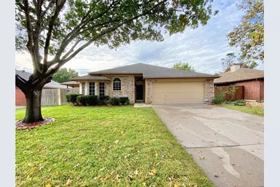 2800 Kempton Drive, Arlington, TX 76001 - Photo 1