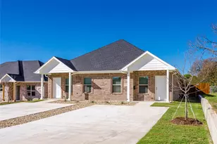 910 W Knox St, Ennis, TX 75119 - Photo 1