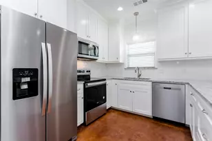 910 W Knox St, Ennis, TX 75119 - Photo 13