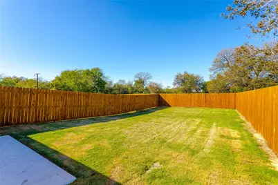 910 W Knox Street #B, Ennis, TX 75119 - Photo 29
