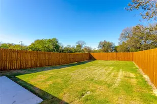 910 W Knox St, Ennis, TX 75119 - Photo 29