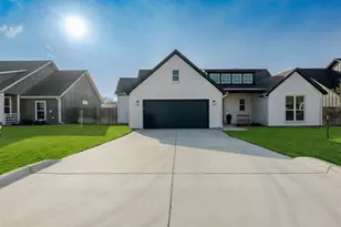 2011 Rattler Wy, Tolar, TX 76476 - Photo 3