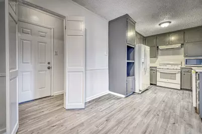 1505 W Lamar Boulevard, Arlington, TX 76012 - Photo 7