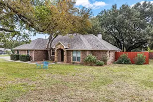 1609 Cheyenne Trail, Granbury, TX 76048 - Photo 3