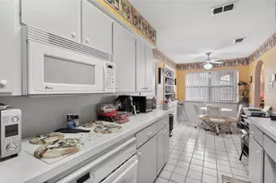 702 Hillside Dr, Sherman, TX 75090 - Photo 11