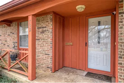 702 Hillside Drive, Sherman, TX 75090 - Photo 5