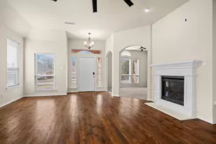 2517 Early Bird Dr, Arlington, TX 76001 - Photo 5