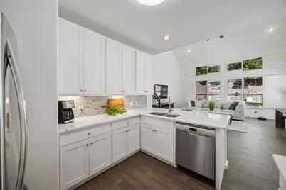 2550 Wedglea Drive, Dallas, TX 75211 - Photo 7