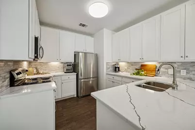 2550 Wedglea Drive, Dallas, TX 75211 - Photo 5