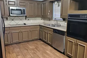 808 McCurry Ave, Bedford, TX 76022 - Photo 9