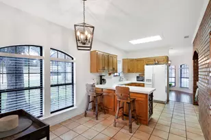 717 Ashley Dr, Hurst, TX 76054 - Photo 5