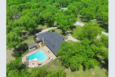 8810 S Hampton Drive, Granbury, TX 76049 - Photo 3