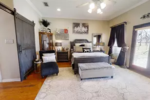 8810 S Hampton Dr, Granbury, TX 76049 - Photo 13