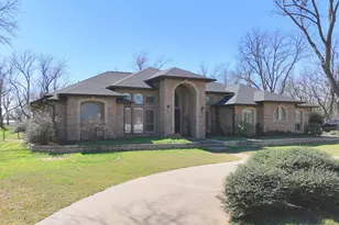 8810 S Hampton Dr, Granbury, TX 76049 - Photo 1