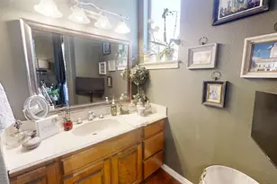 8810 S Hampton Dr, Granbury, TX 76049 - Photo 21