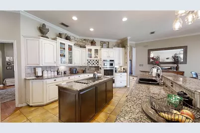 8810 S Hampton Drive, Granbury, TX 76049 - Photo 7