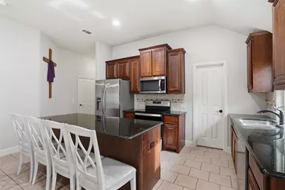 803 Lakeview Drive, Alvarado, TX 76009 - Photo 9