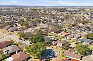 2307 William Cir, Ennis, TX 75119 - Photo 33