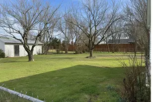 617 E 5th St, Ferris, TX 75125 - Photo 3