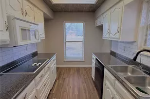 228 Prairie View Ln, Glenn Heights, TX 75154 - Photo 7