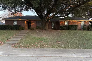 816 Summit Dr, DeSoto, TX 75115 - Photo 1