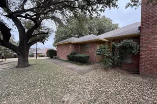 816 Summit Dr, DeSoto, TX 75115 - Photo 39