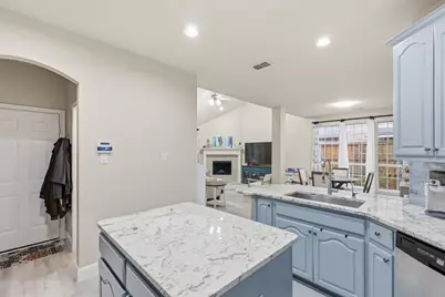 2122 Trickling Creek Drive, Garland, TX 75041 - Photo 11