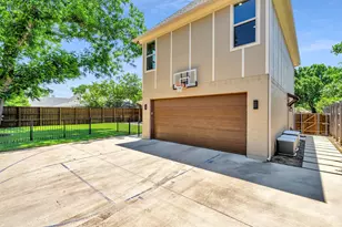 6811 Deloache Ave, Dallas, TX 75225 - Photo 39