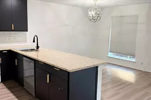 2106 Misty Meadow Ct, Carrollton, TX 75006 - Photo 9