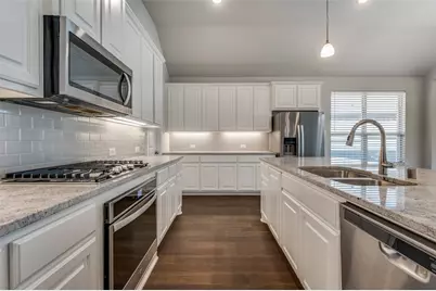 4720 Bonfire Way, Little Elm, TX 76227 - Photo 11